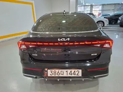 Kia K5 2023, 24609 км, за 15341.61 USD