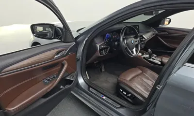 BMW 5-Series 2018, 139832 км, за 12669.03 USD - фото 10