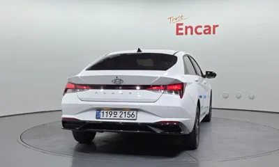 Hyundai Avante 2023, 90375 км, за 10962.32 USD
