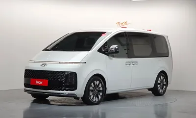 Hyundai Staria · 2023 год