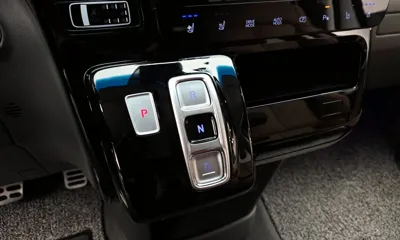 Hyundai Staria 2023, 57153 км, за 20802.18 USD - фото 9