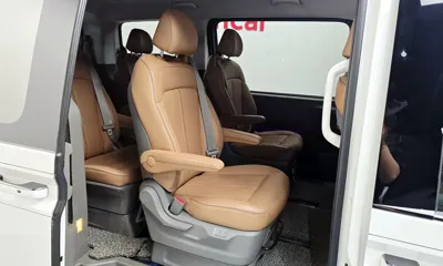 Hyundai Staria 2023, 57153 км, за 20802.18 USD - фото 12