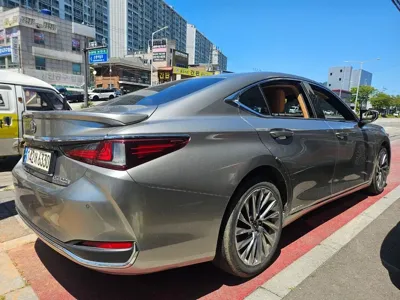 Lexus ES 2022, 130580 км, за 22703.64 USD