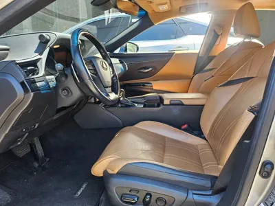 Lexus ES 2022, 130580 км, за 22703.64 USD