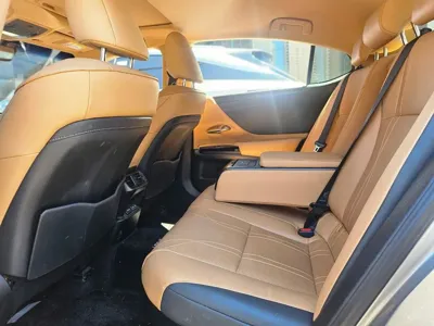 Lexus ES 2022, 130580 км, за 22703.64 USD