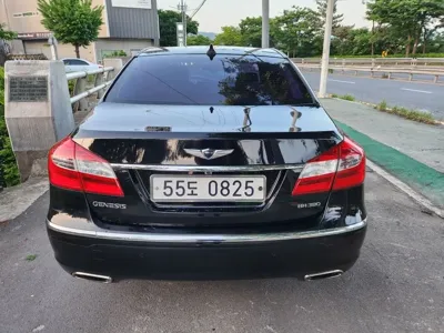 Hyundai Genesis 2012, 143124 км, за 5135.54 USD - фото 4