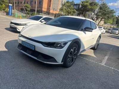 Kia EV6 · 2023 год