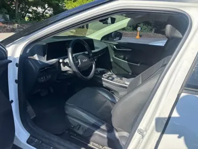 Kia EV6 2023, 33716 км, за 5592.75 USD