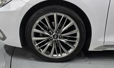 Hyundai Grandeur 2018, 93170 км, за 9183.41 USD