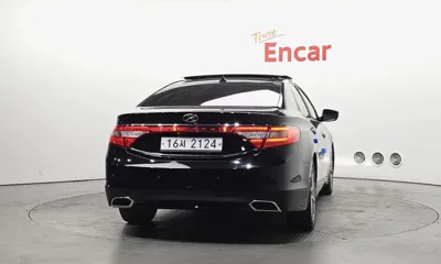 Hyundai Grandeur 2015, 104860 км, за 4561.08 USD