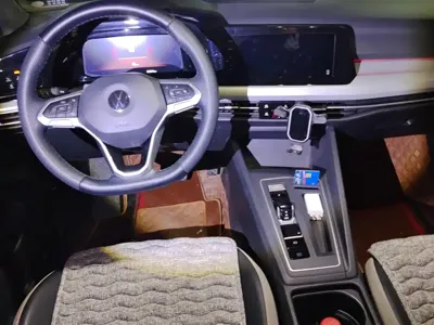 Volkswagen Golf 2020, 35000 км, за 9315.93 USD - фото 12