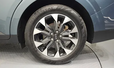 Kia Canival 2023, 23055 км, за 20217.93 USD - фото 6