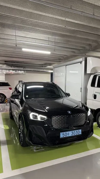 BMW iX1 · 2025 год