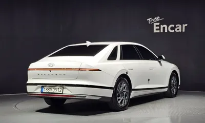 Hyundai Grandeur 2023, 21896 км, за 23959.56 USD