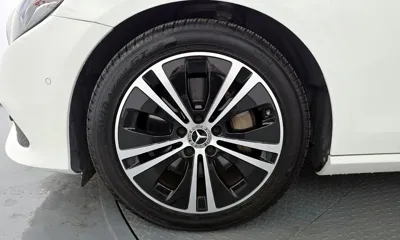 Mercedes-Benz E-Class 2020, 98024 км, за 17429.63 USD