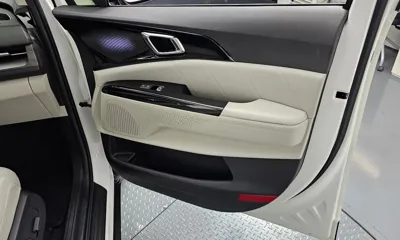 Kia Canival 2023, 48060 км, за 18475.17 USD - фото 24