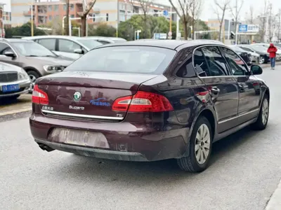 Skoda Superb 2011, 150000 км, за 1694.44 USD
