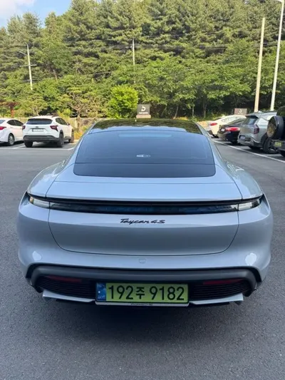 Porsche Taycan 2025, 12180 км, за 98230.64 USD
