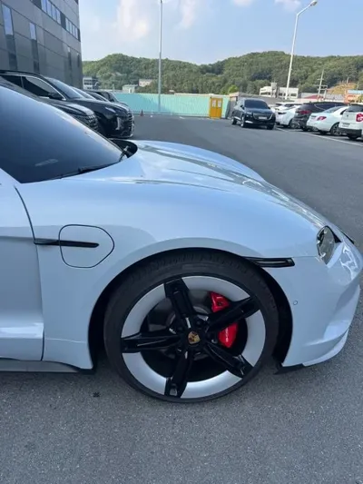 Porsche Taycan 2025, 12180 км, за 98230.64 USD