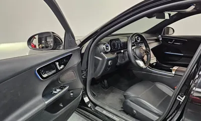 Mercedes-Benz C-Class 2023, 37679 км, за 23446.27 USD - фото 10