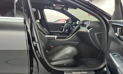 Mercedes-Benz C-Class 2023, 37679 км, за 23446.27 USD - фото 26