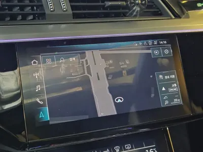Audi e-tron 2020, 79000 км, за 27946.42 USD - фото 15