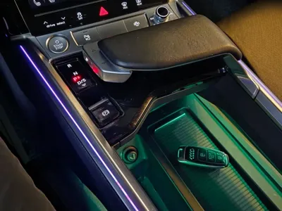 Audi e-tron 2020, 79000 км, за 27946.42 USD - фото 17