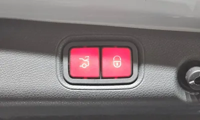 Mercedes-Benz E-Class 2017, 78318 км, за 12472.1 USD - фото 19