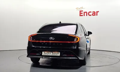 Hyundai Sonata 2021, 128050 км, за 8586.73 USD