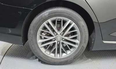 Hyundai Grandeur 2018, 68107 км, за 10076.05 USD