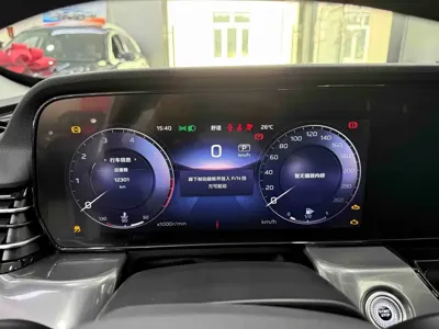 Hongqi Hongqi HS5 2023, 12000 км, за 14431.28 USD