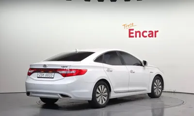 Hyundai Grandeur 2014, 186617 км, за 4529.34 USD