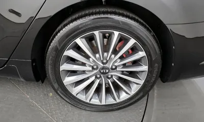Kia K7 2017, 111071 км, за 7922.03 USD