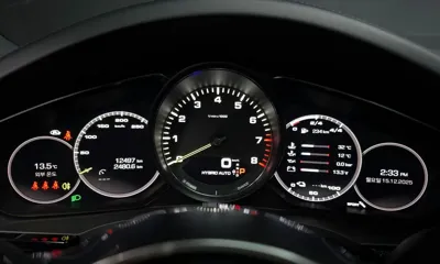 Porsche Cayenne 2021, 12497 км, за 63673.36 USD - фото 8