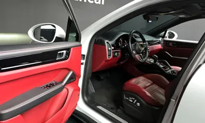 Porsche Cayenne 2021, 12497 км, за 63673.36 USD - фото 11