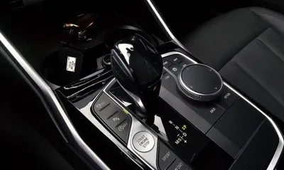 BMW 3-Series 2019, 52709 км, за 16082.45 USD - фото 9