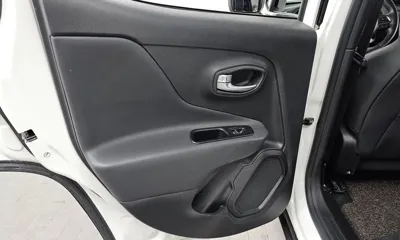 Jeep Renegade 2020, 57532 км, за 10358.31 USD - фото 25