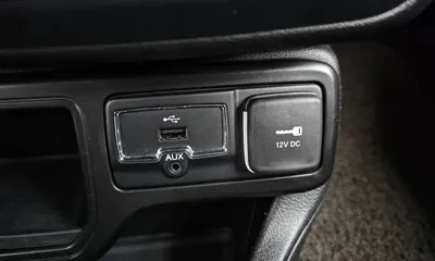 Jeep Renegade 2020, 57532 км, за 10358.31 USD - фото 34