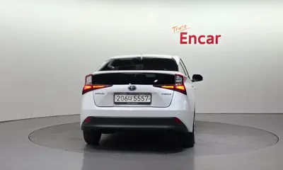Toyota Prius 2022, 23867 км, за 24615.99 USD