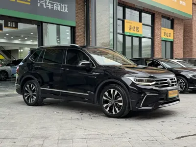 Volkswagen Tiguan L 2022, 49000 км, за 17577.84 USD