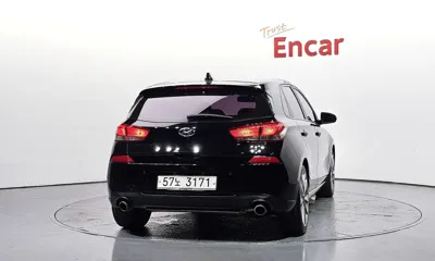 Hyundai i30 2017, 179860 км, за 3931.99 USD