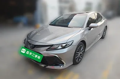 Toyota Camry · 2023 год