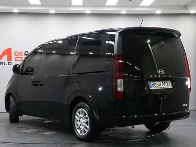 Hyundai Staria 2022, 156196 км, за 11916.39 USD