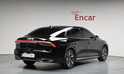 Hyundai Grandeur 2022, 48903 км, за 15534.12 USD