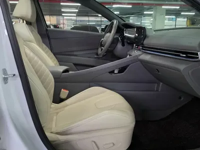 Hyundai Avante 2024, 31684 км, за 17100.99 USD - фото 11