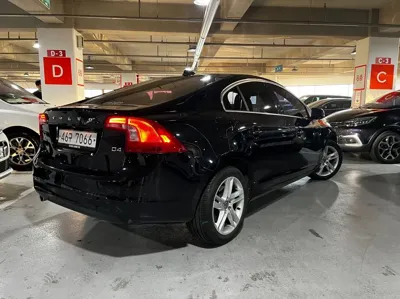 Volvo S60 2014, 173730 км, за 2918.81 USD