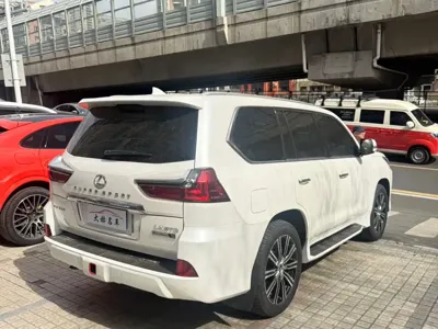 Lexus LX 2022, 40000 км, за 172644.19 USD