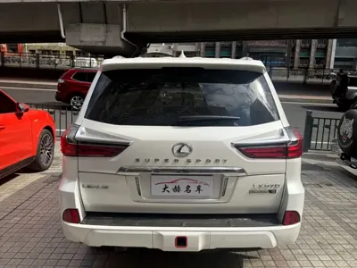 Lexus LX 2022, 40000 км, за 172644.19 USD