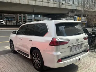 Lexus LX 2022, 40000 км, за 172644.19 USD - фото 6