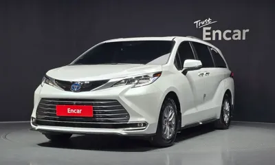 Toyota Sienna · 2024 год